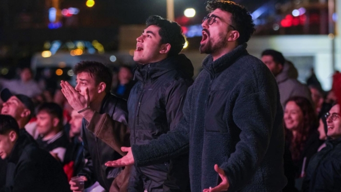 Kocaelililer, Romanya zaferini dev ekranda yaşadı;  Bu yolun sonu Dünya Kupası